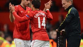 Merengues querem Van Persie a fazer de Chicharito