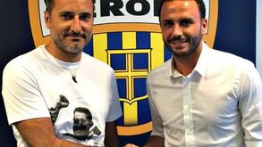 Giampaolo Pazzini rubrica contrato com o Hellas Verona