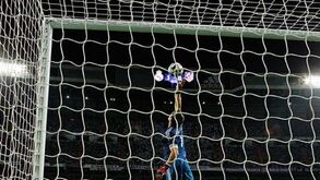 Um monstro chega ao Dragão