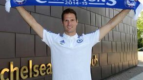 Chelsea confirma contratação de Begovic