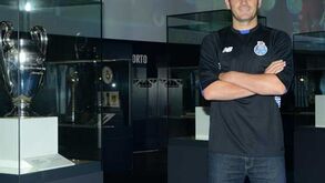 Casillas no Museu com Pinto da Costa