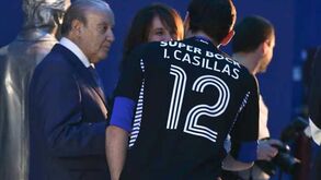 Camisola 12 de Casillas a peso de ouro