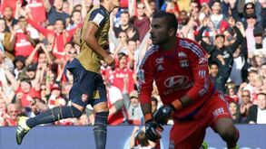 Arsenal goleia Lyon no arranque da Emirates Cup