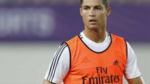 PSG nega oferta milionária por Ronaldo