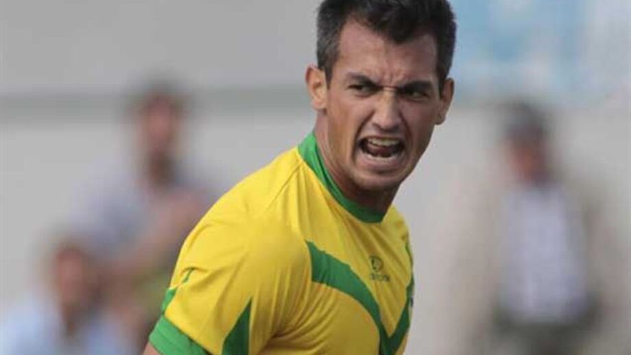 Alisson acerta renovação