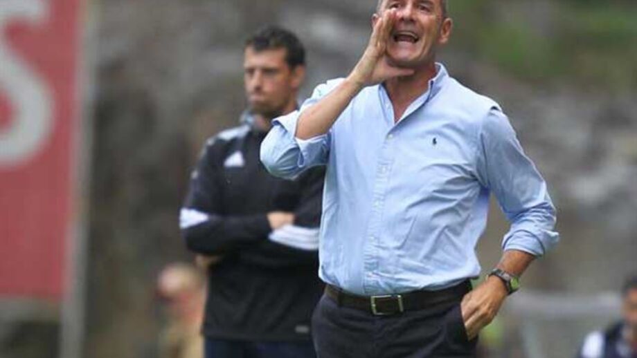 Victor Fernández toma conta formação