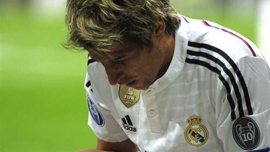 Coentrão chegou lesionado e pára mais um mês