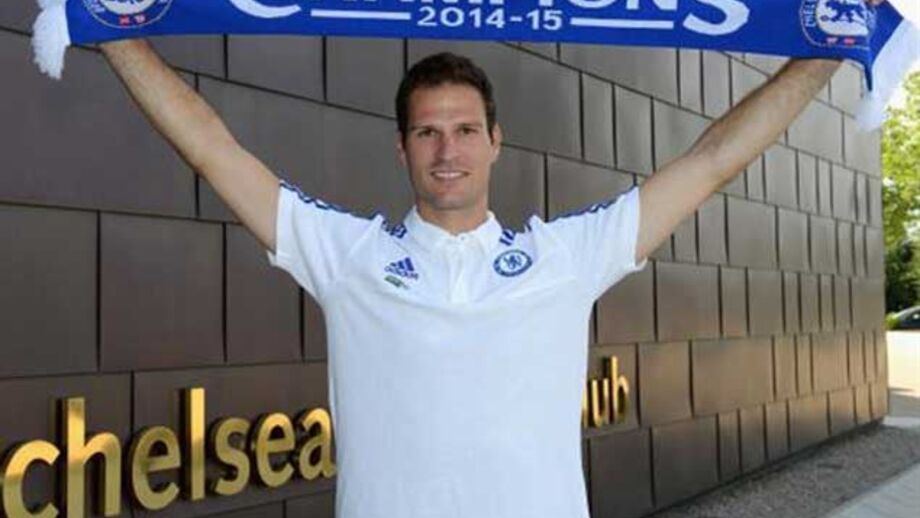 Chelsea confirma contratação de Begovic