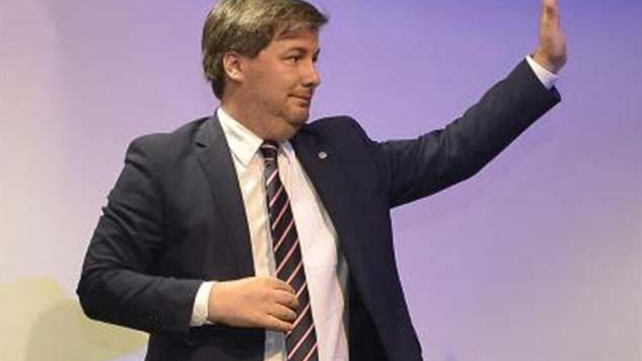 No mercado por outro defesa