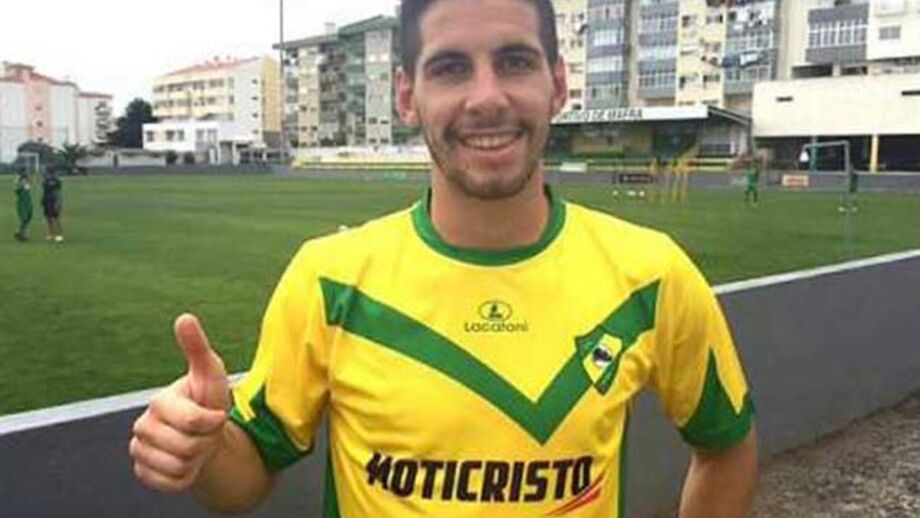 Ivan assina por duas temporadas