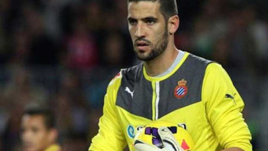 Merengues anunciam Casilla como reforço