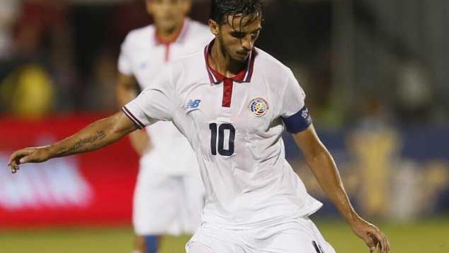 Dos reforços só falta jogar... Bryan Ruiz