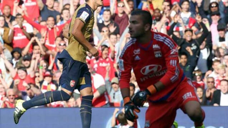 Arsenal goleia Lyon no arranque da Emirates Cup