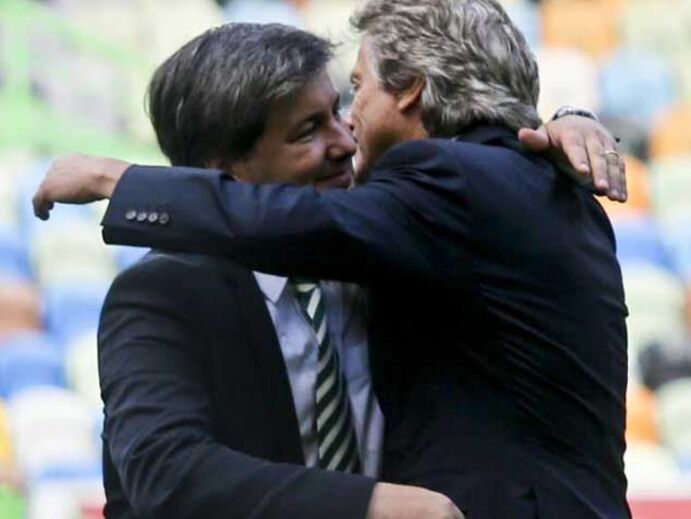 O abraço entre Jesus e Bruno de Carvalho