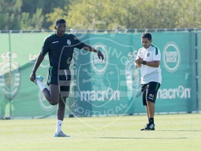 William Carvalho treinou com fratura na tíbia