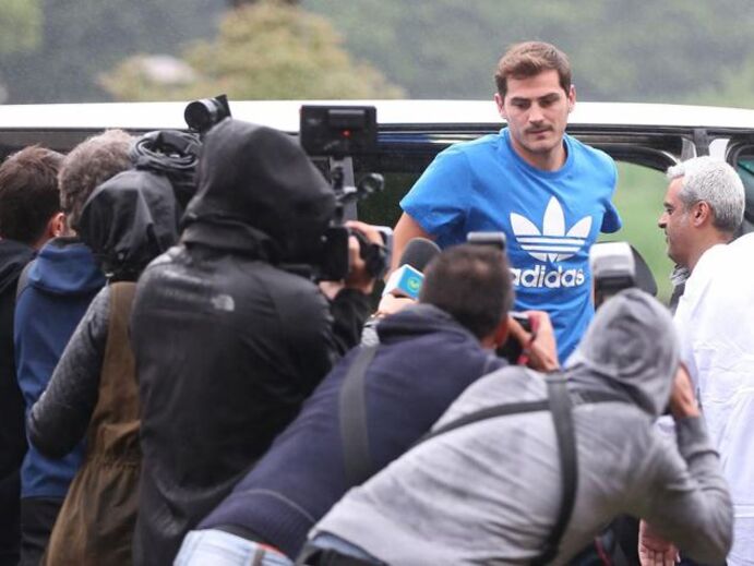 Casillas já está com o plantel