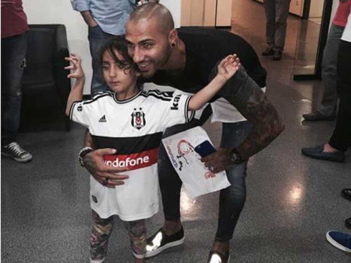 Quaresma já interage com os fãs
