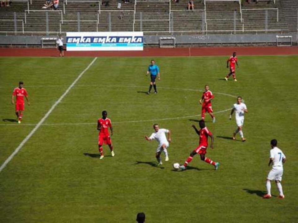 Benfica vence D. Tbilisi e é 5.º na RUHR-Cup