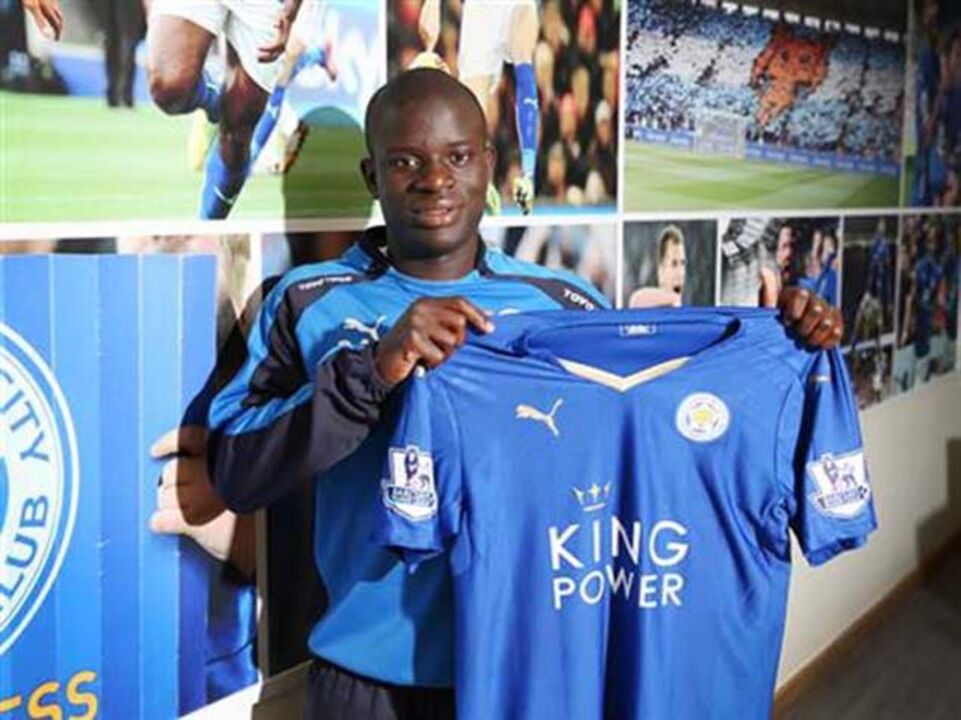 N'Golo Kante assina pelo Leicester City