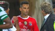 Jesus e Jonas tiveram de ser separados no jogo da Supertaça