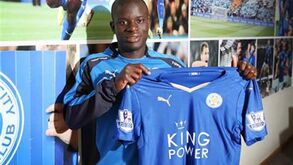 N'Golo Kante assina pelo Leicester City