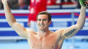 Mundiais: Van der Burgh bate recorde dos 50m bruços