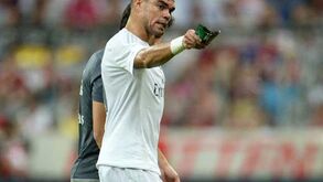 Pepe sentiu dor no gémeo direito