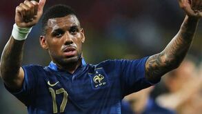 Yann M'Vila cedido ao Sunderland 