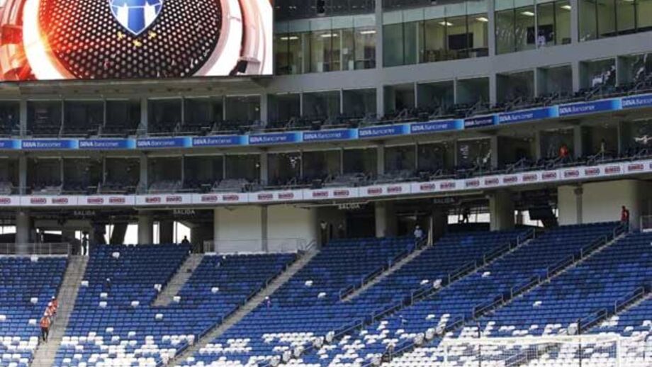 Muita areia no novo relvado do Monterrey