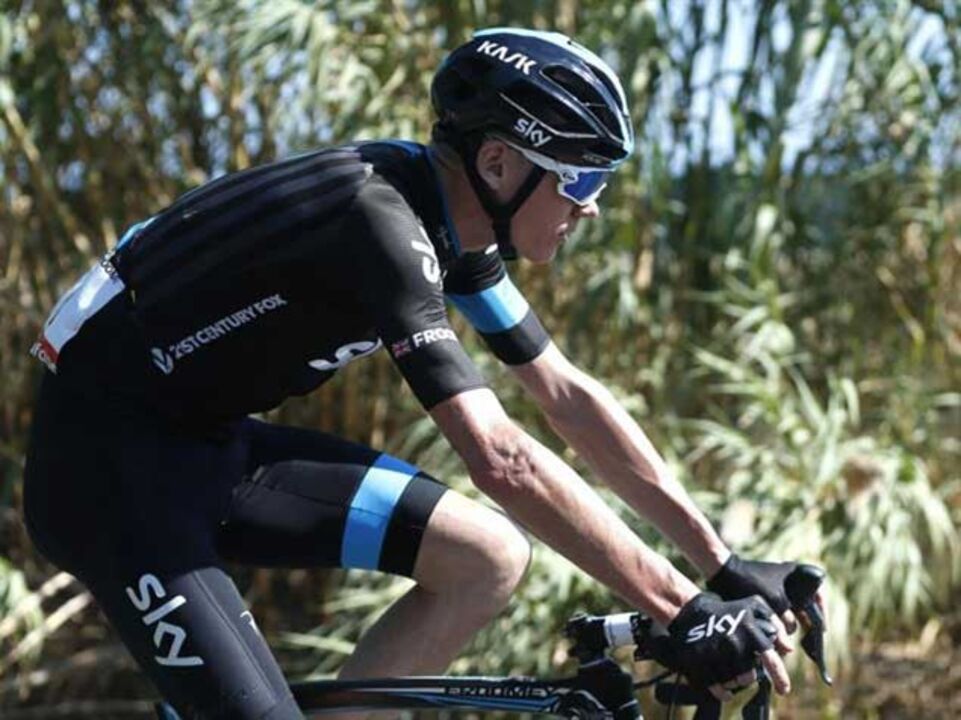 Chris Froome sofreu queda no início da etapa rainha