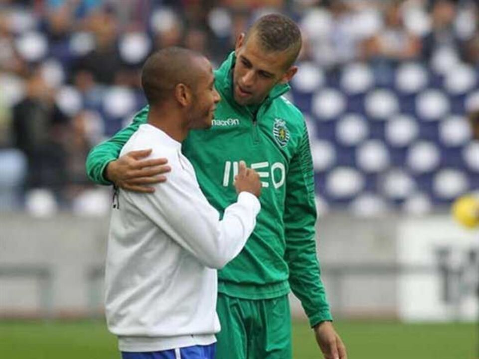 Brahimi e Slimani na vitória da Argélia sobre o Lesoto
