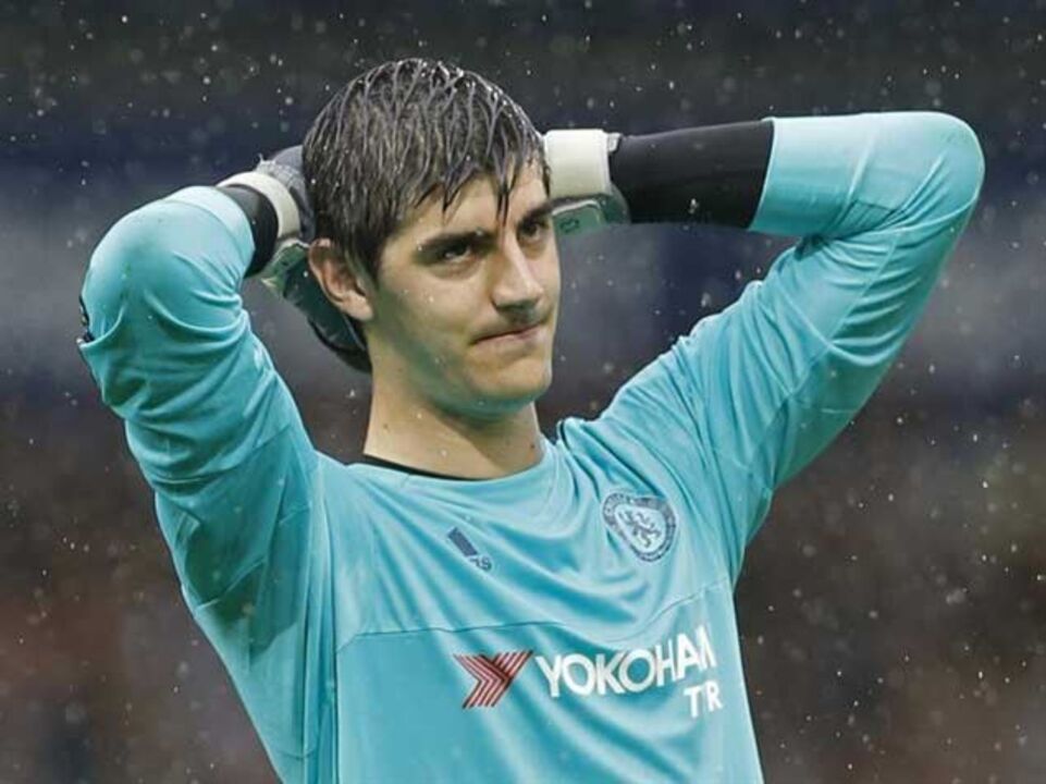 Courtois lesiona-se com gravidade e pode parar até quatro meses