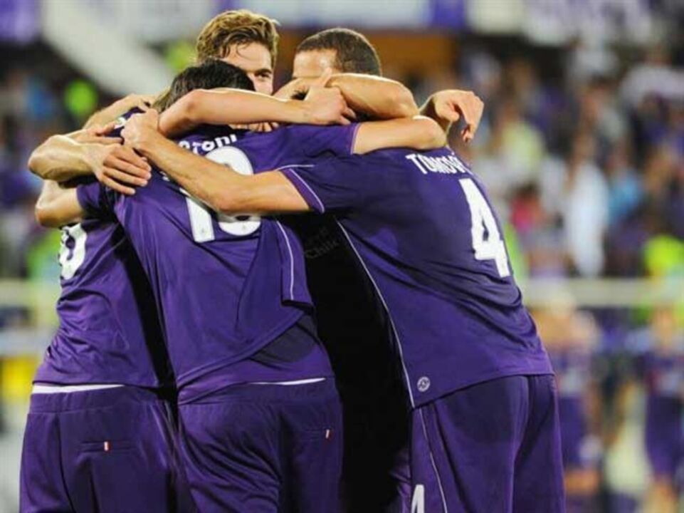 Fiorentina segura vitória a jogar com dez