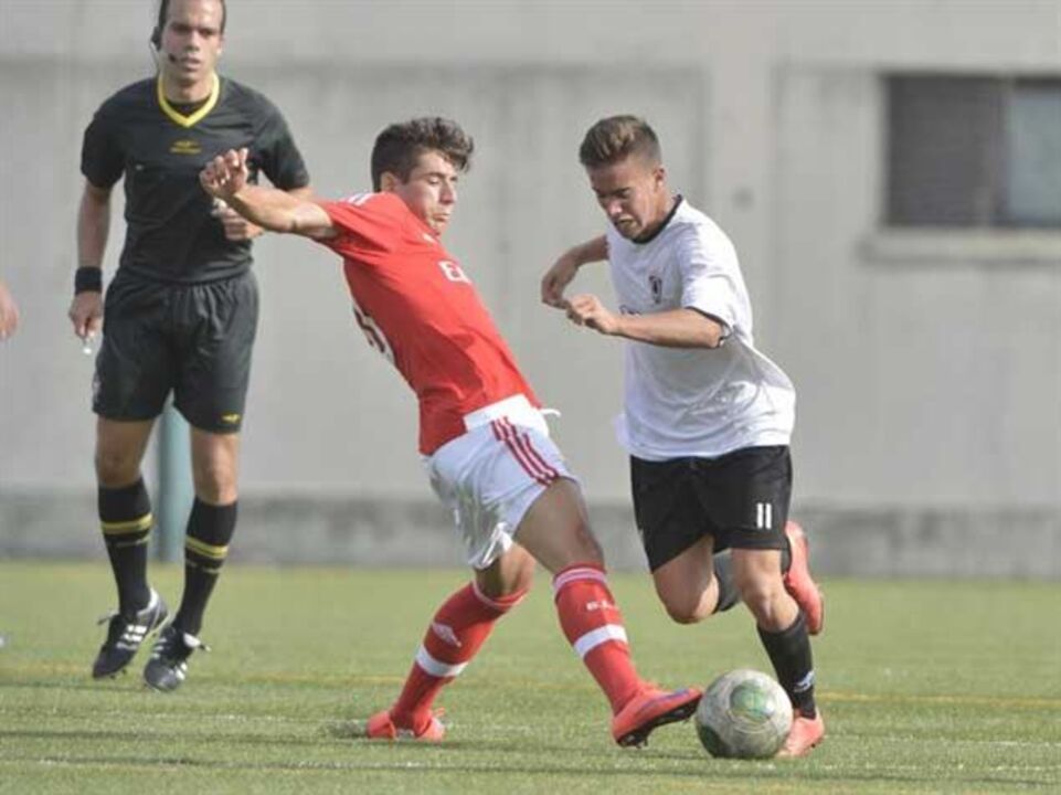 Benfica derrotado em casa do Oeiras