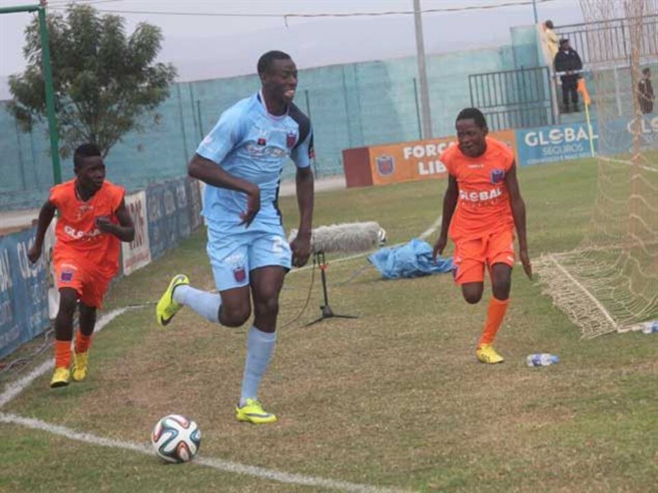 Recreativo do Libolo intermitente