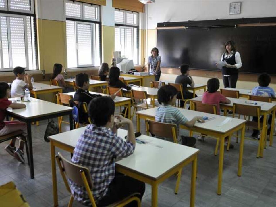 Quase 5.900 escolas recebem esta semana 1,2 milhões de alunos