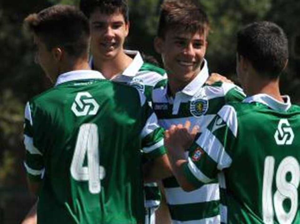 Sporting sofre para vencer Sacavenense