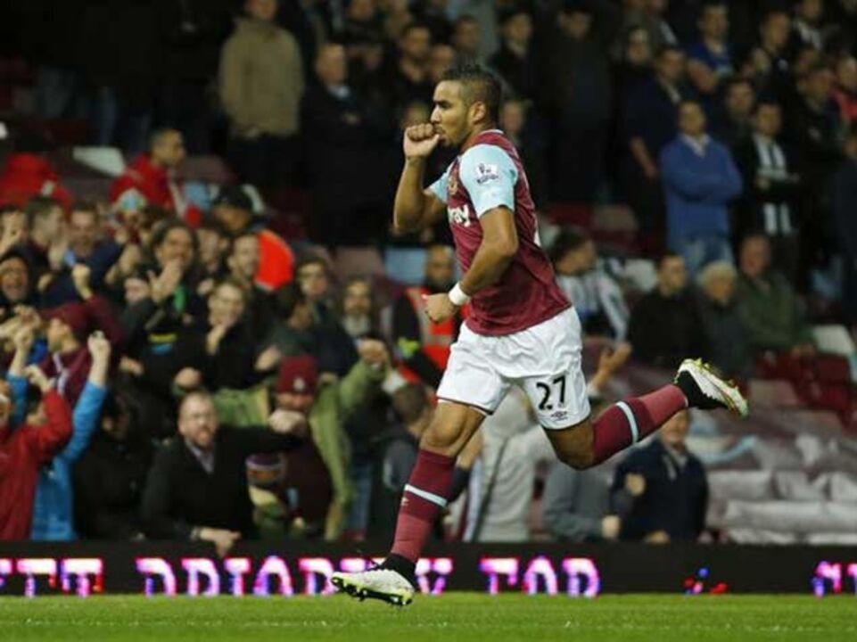 West Ham salva Mourinho da linha de água