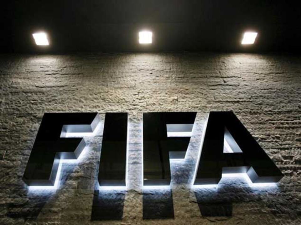 FIFA castiga clube belga por partilhar passes de jogadores com terceiros