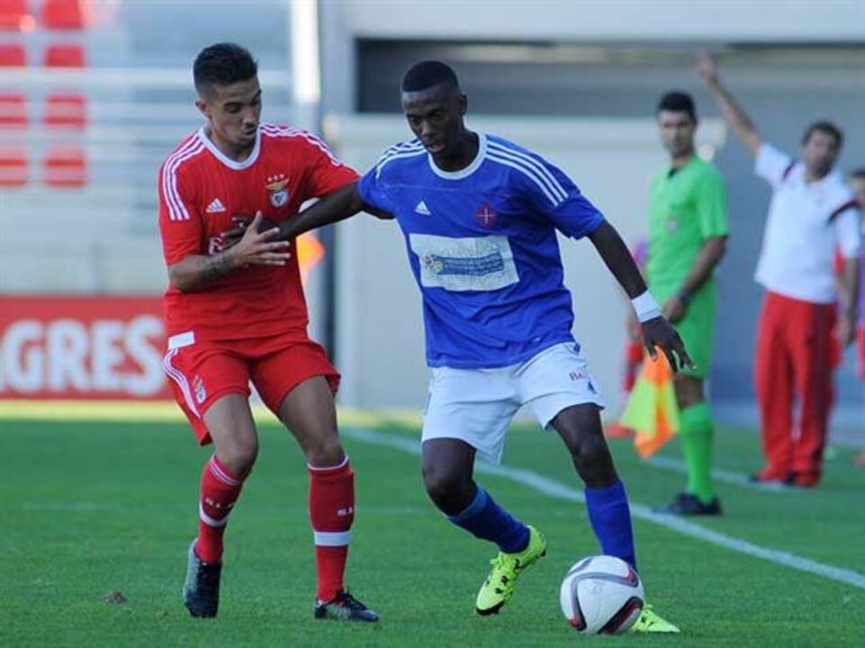 Belenenses surpreende e vence Benfica