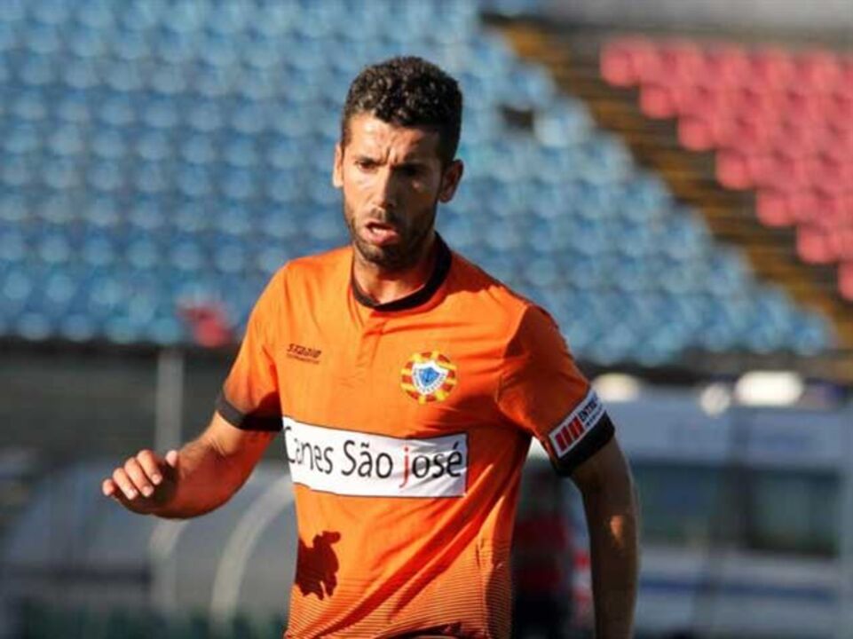 Varzim-Guimarães B, 1-0: Golo solitário de Nelsinho dá a vitória