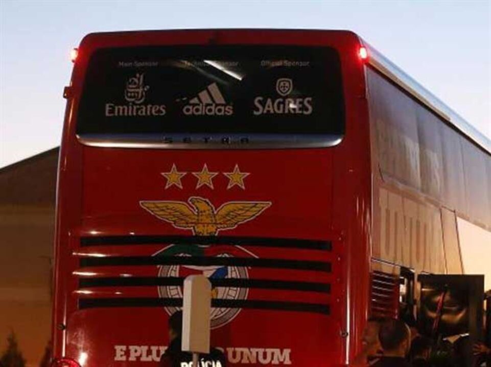 Jogadores ouviram aplausos na Luz