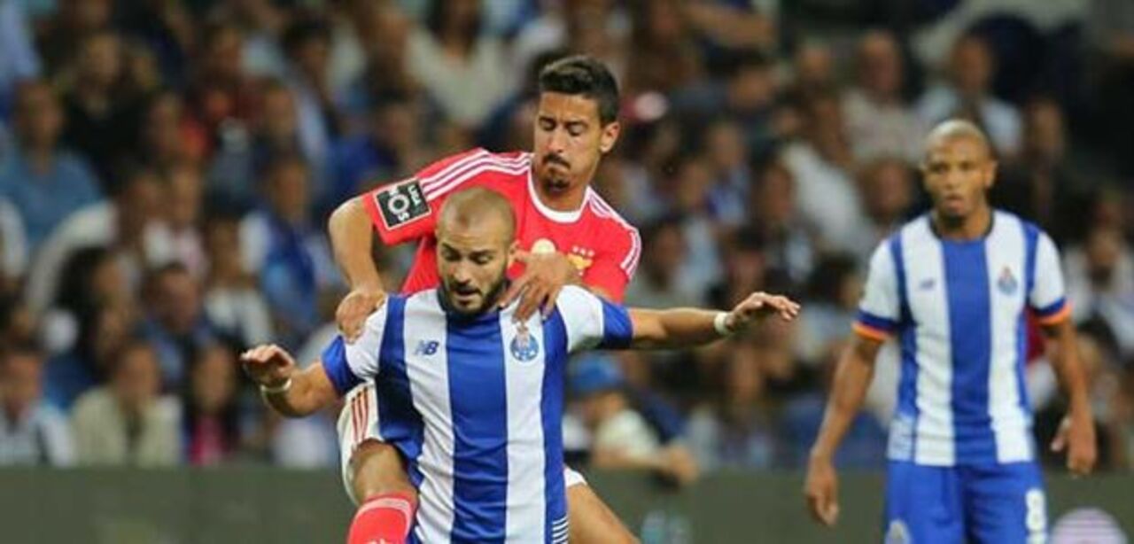 André ligado à ficha