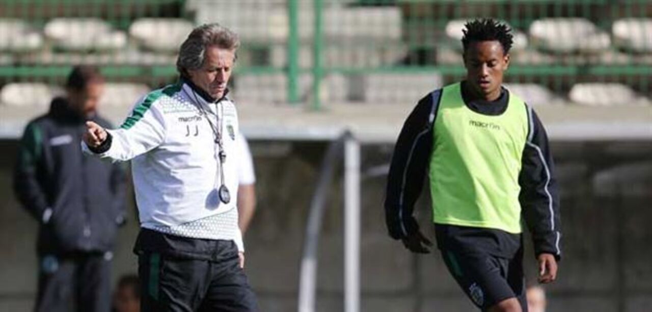 Carrillo mantém lugar no grupo