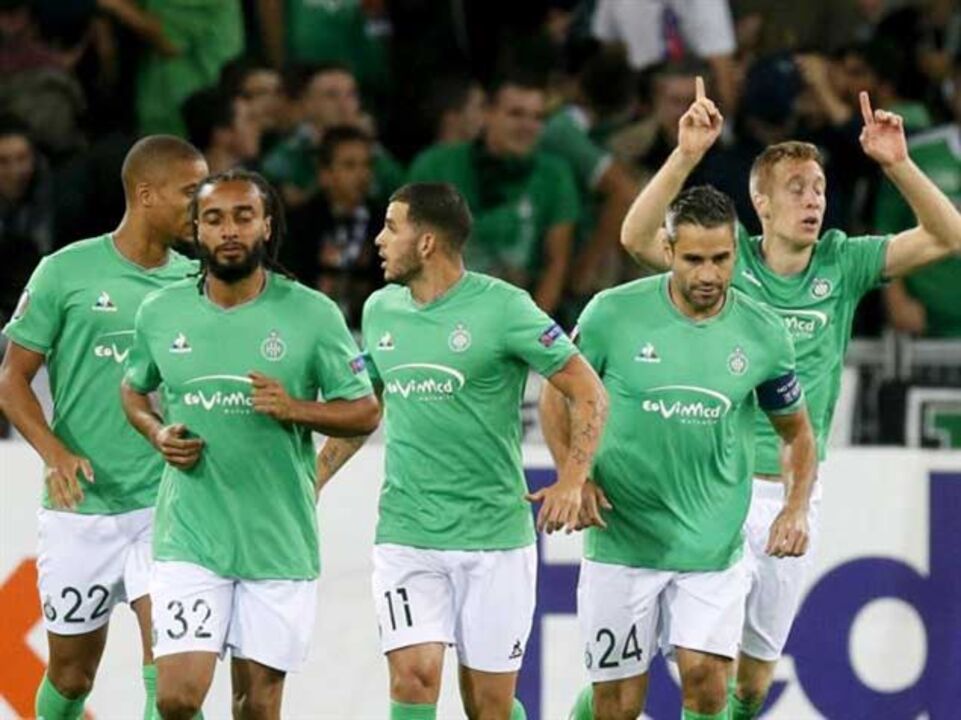 Saint-Étienne vence e é 2.º a um ponto do líder Paris SG