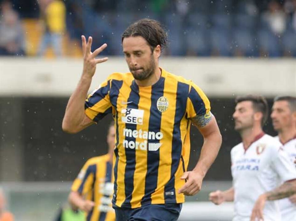 Luca Toni operado e pode ficar mais de dois meses sem jogar