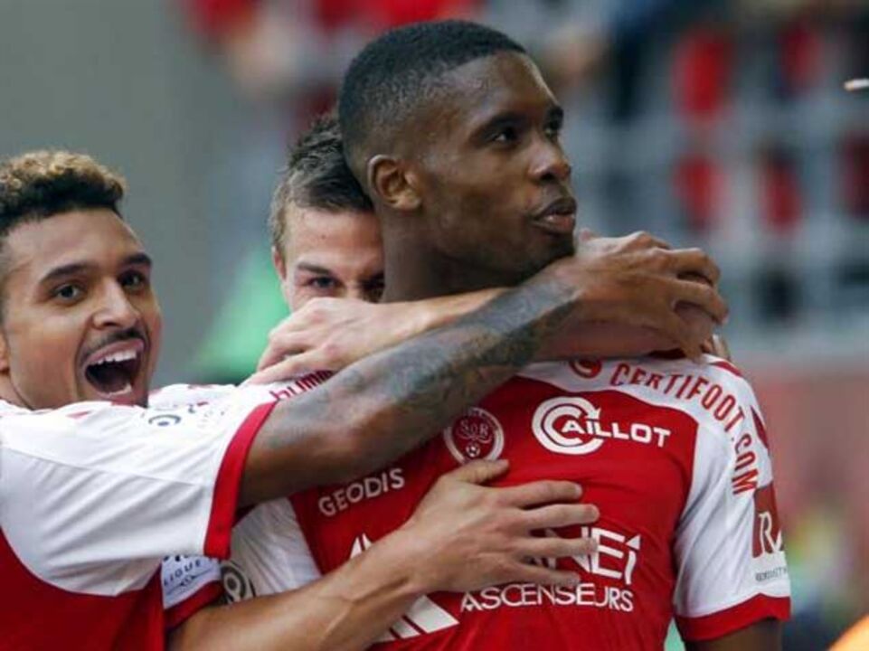 Reims vence e sobe a terceiro da liga