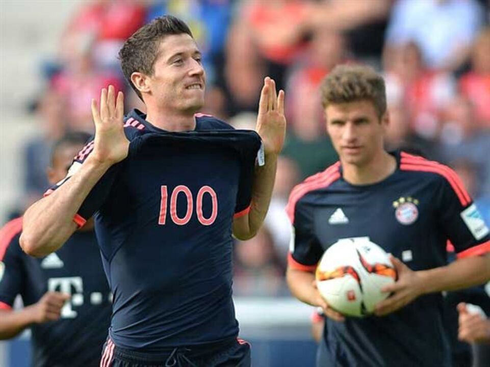 Lewandowski bisa e faz mais história