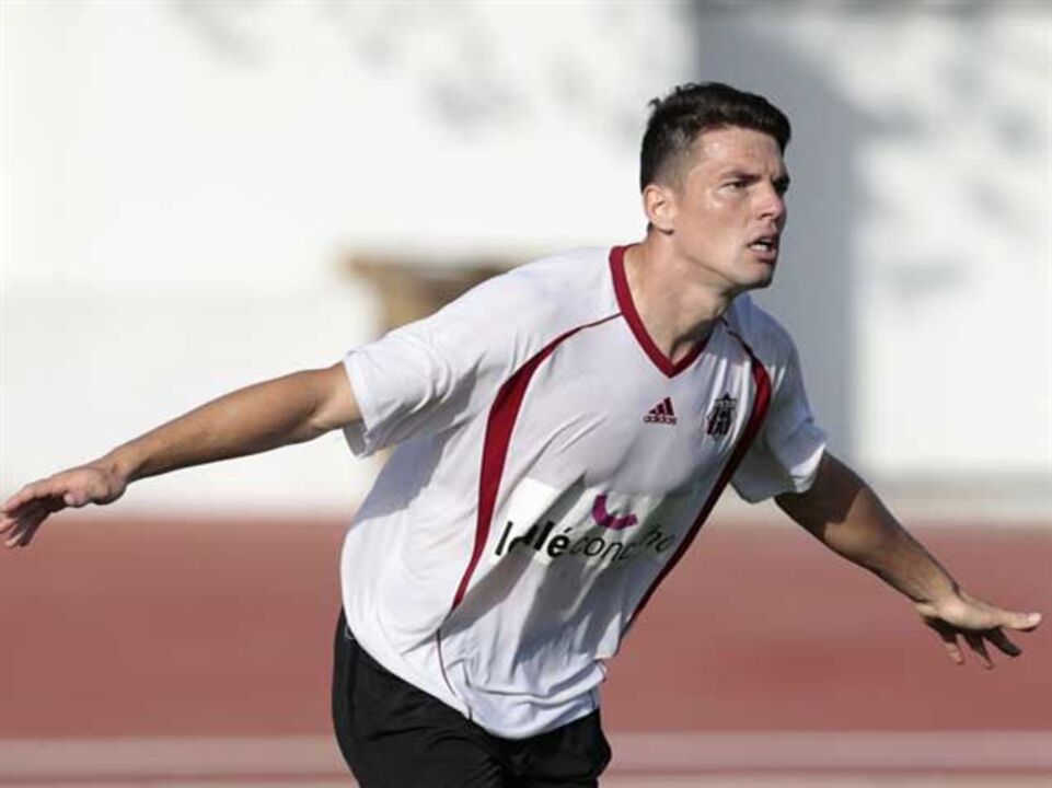 João Olavo abateu Freamunde com um bis