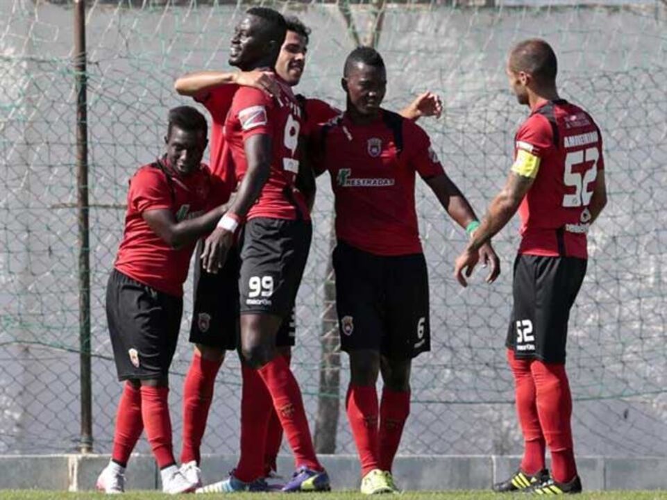 V. Guimarães B-Penafiel, 2-3: Durienses voltam a vencer